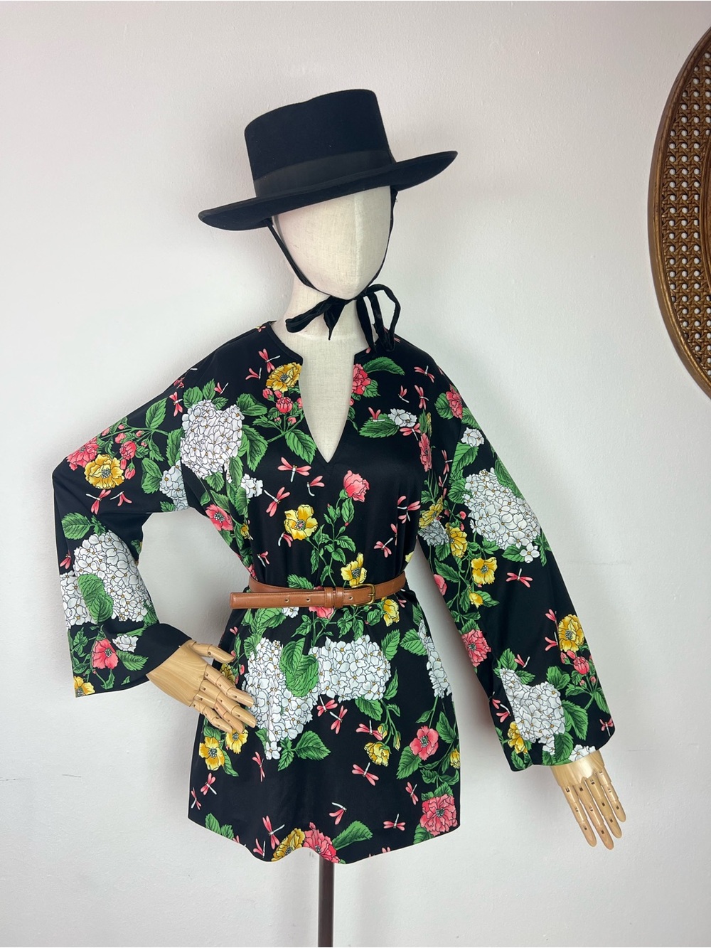 Teddi of California 70’s Vintage Red Dragonfly White Floral Black Tunic Top L